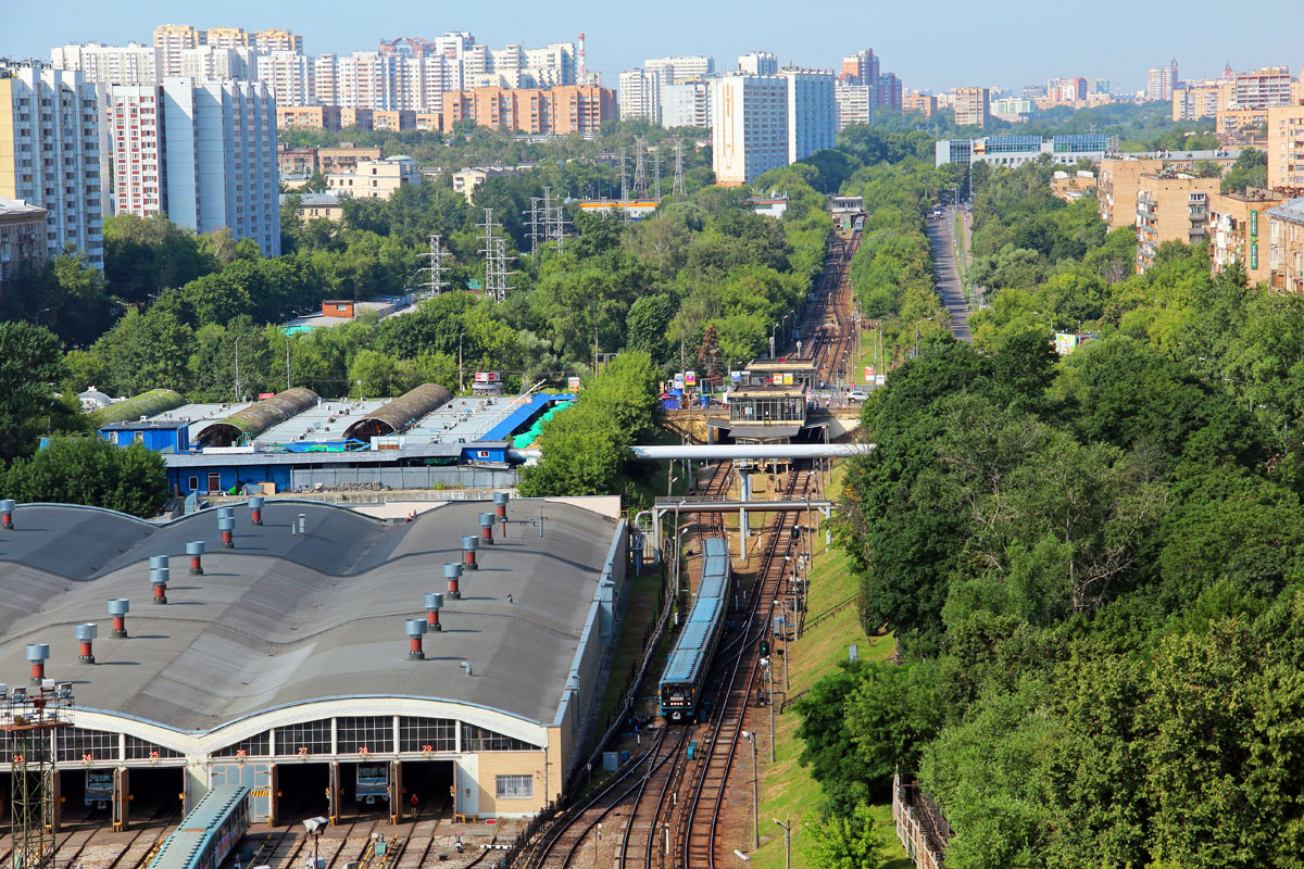 Москва — Метрополитен — [4] Филёвская линия