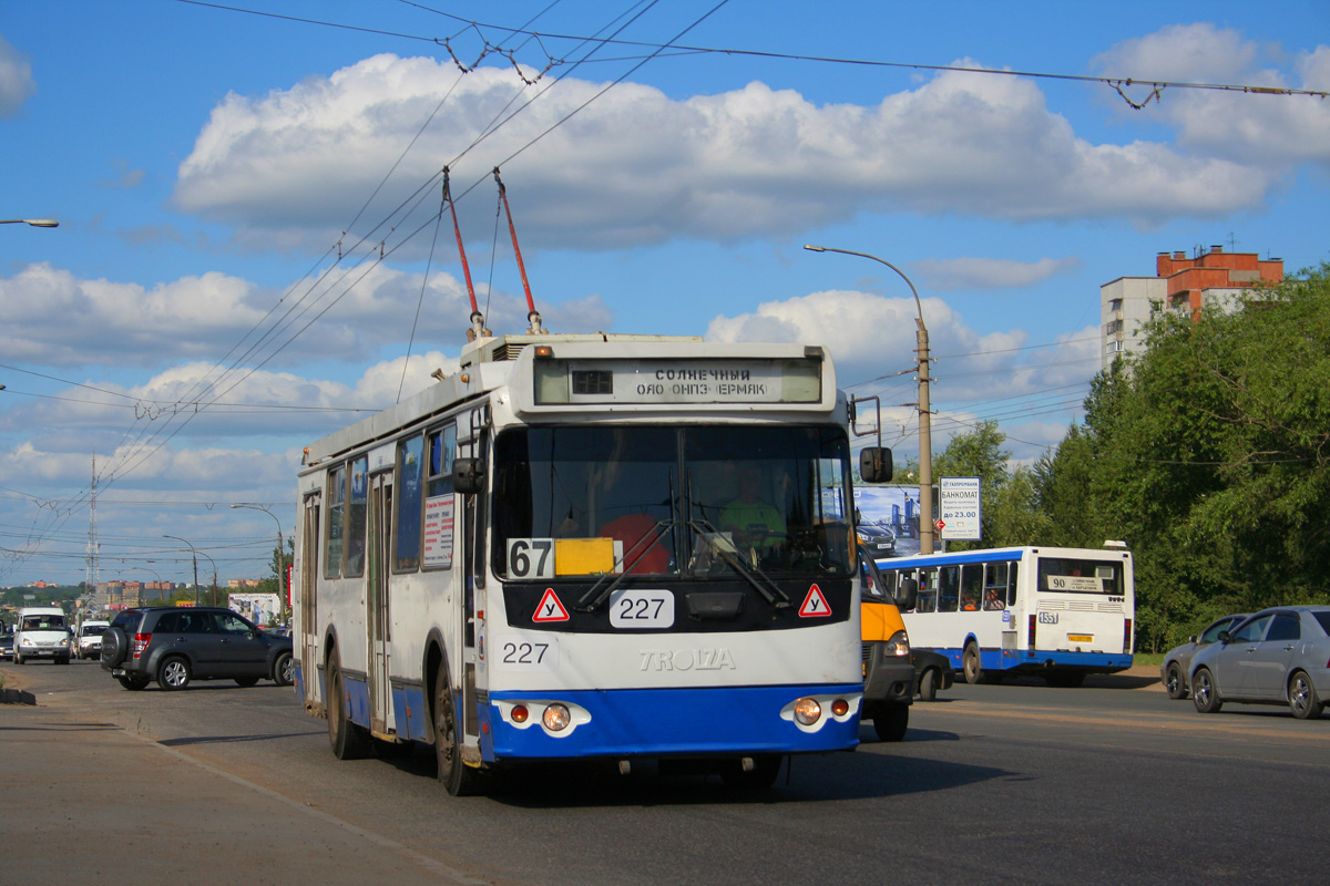 Омск, ЗиУ-682Г-016.02 № 227 Омск, ЗиУ-682Г-016.02 № 227