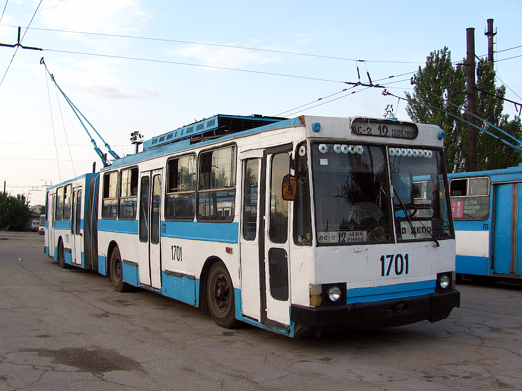 Мариуполь, ЮМЗ Т1 № 1701