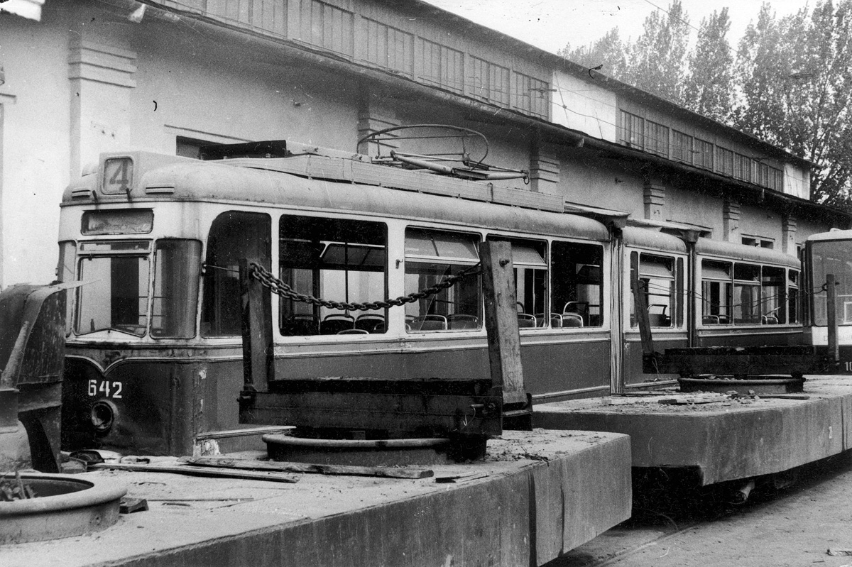 Львов, Gotha G4-61 № 642-742; Львов, Gotha T2-62 № 11; Львов, Gotha B2-62 № 21 Львов, Gotha G4-61 № 642-742; Львов, Gotha T2-62 № 11; Львов, Gotha B2-62 № 21