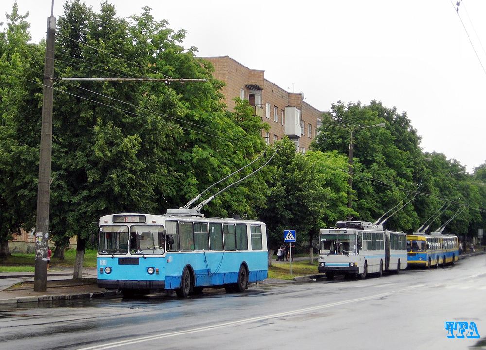 Луцк, ЗиУ-682Г [Г00] № 180; Луцк, ЮМЗ Т1 № 194