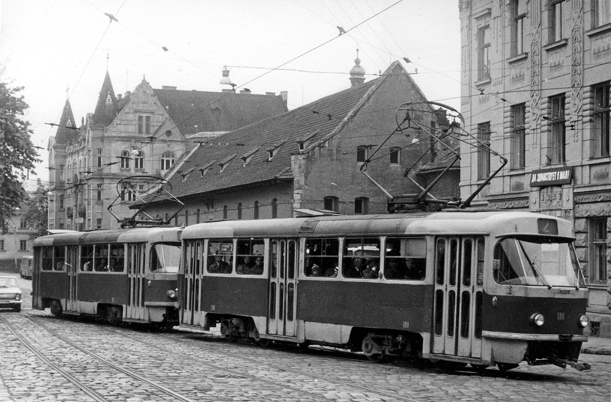 Lavov, Tatra T4SU Br. 816; Lavov, Tatra T4SU Br. 811