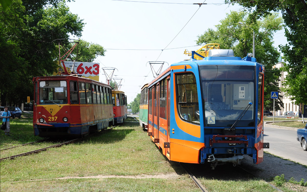 Taganrog, 71-605 (KTM-5M3) nr. 297; Taganrog, 71-623-02 nr. 359 Taganrog, 71-605 (KTM-5M3) nr. 297; Taganrog, 71-623-02 nr. 359