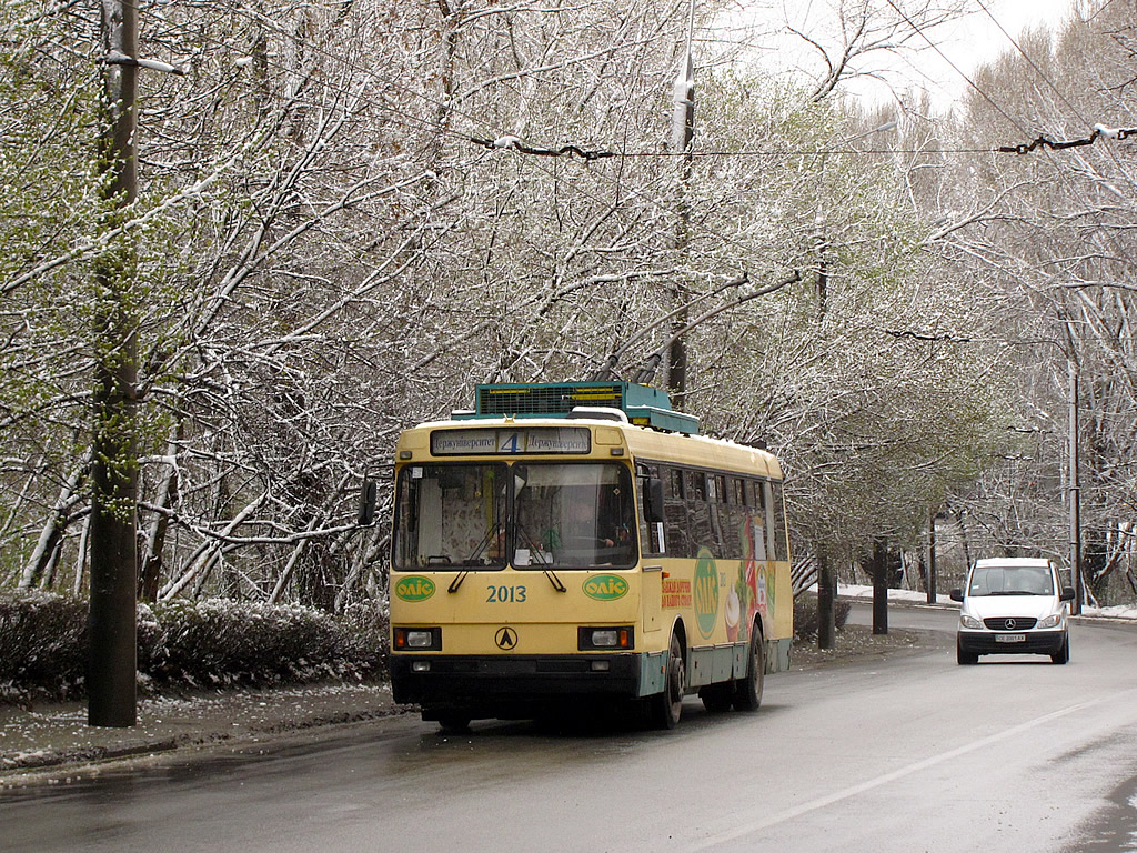 Черновцы, ЛАЗ-52522 № 2013