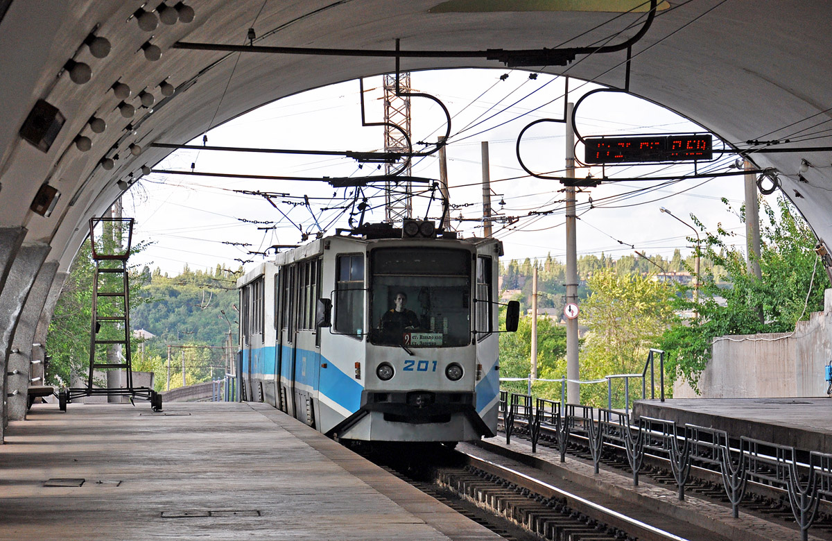 克里維里赫, 71-611 # 201