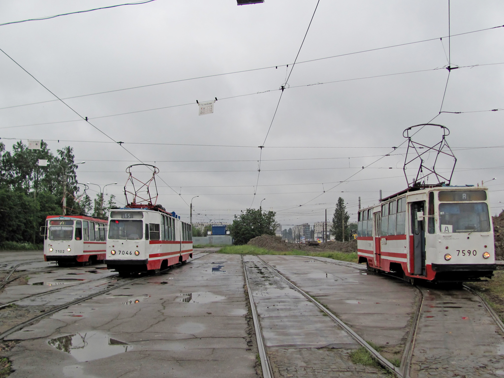 Санкт-Петербург, ЛВС-86К № 7046; Санкт-Петербург, ЛМ-68М № 7590; Санкт-Петербург, 71-147К (ЛВС-97К) № 7102