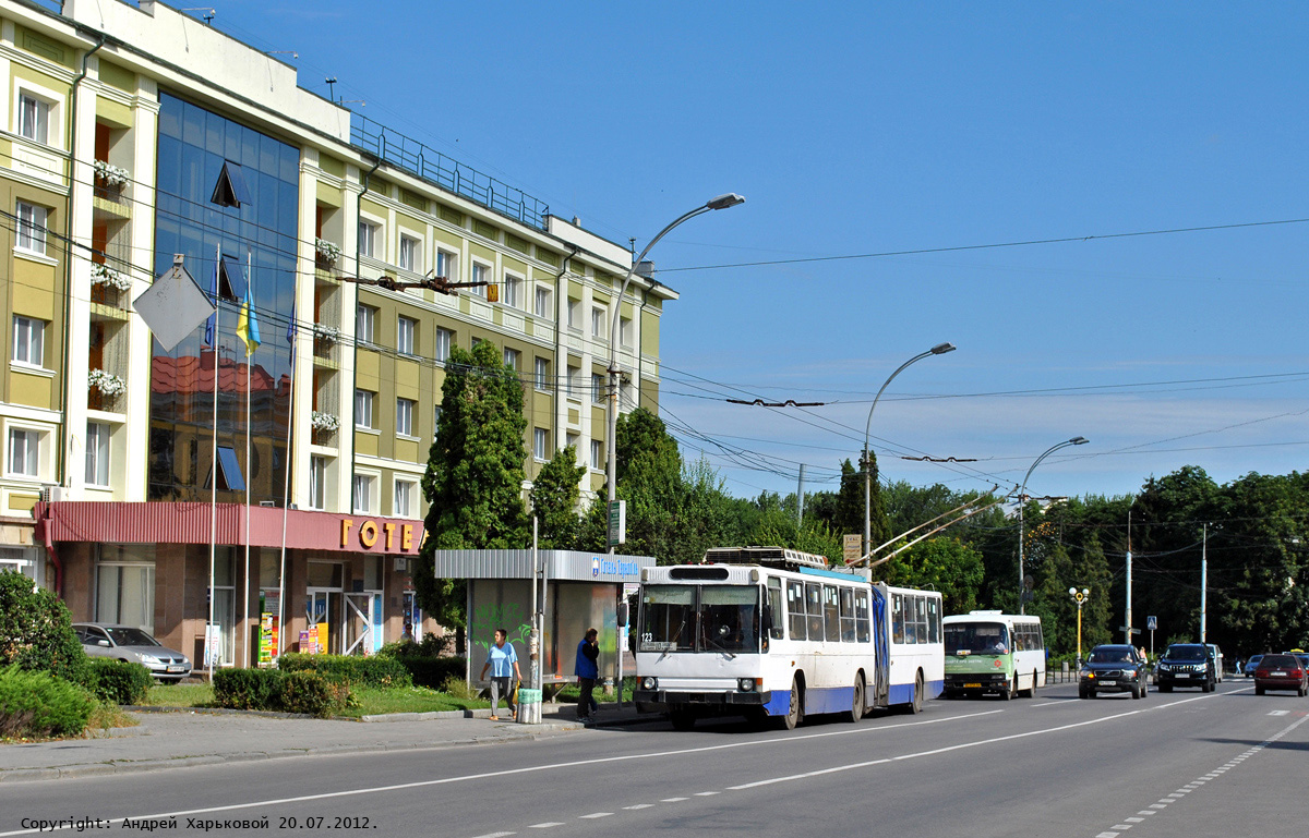 Тернополь, ЮМЗ Т1 № 123