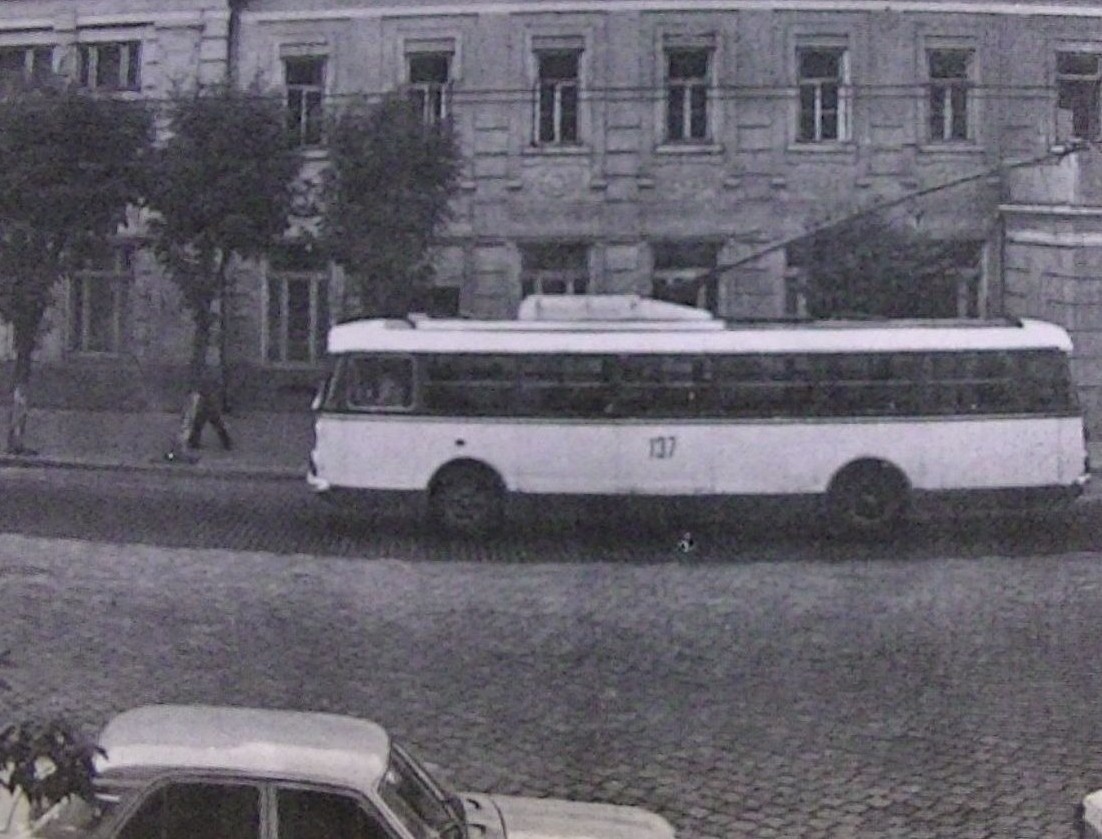 Черновцы, Škoda 9Tr17 № 137; Черновцы — Исторические фотографии (до 1991 года)