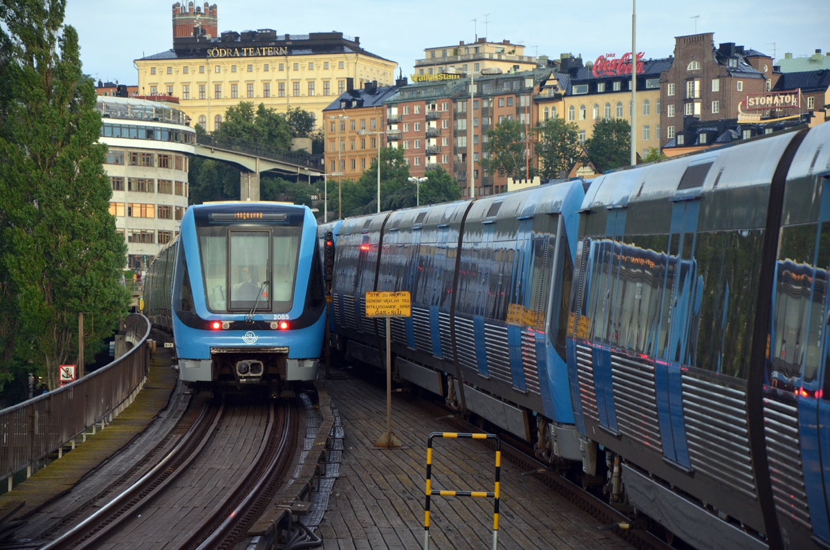 Стокгольм, Adtranz C20 № 2085; Стокгольм — Tunnelbana — Зелёная линия | Gröna Linjen; Стокгольм — Tunnelbana — Красная линия | Röda Linjen