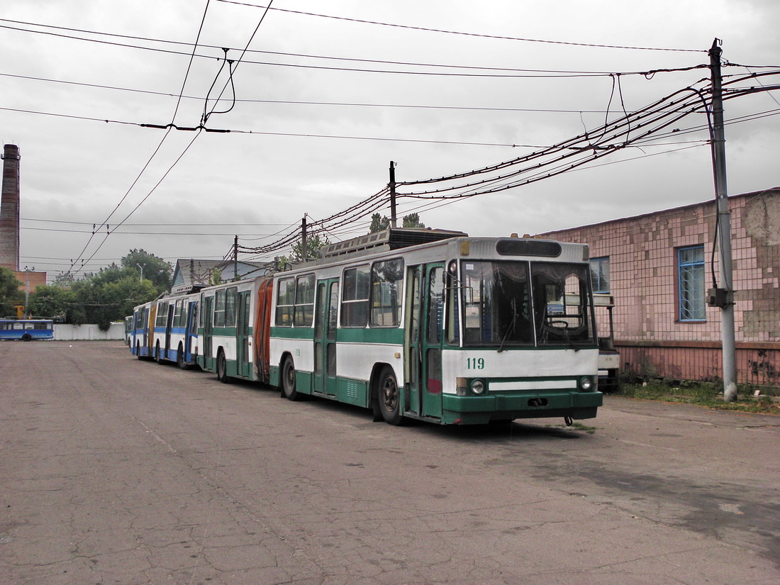 Ровно, ЮМЗ Т1 № 119