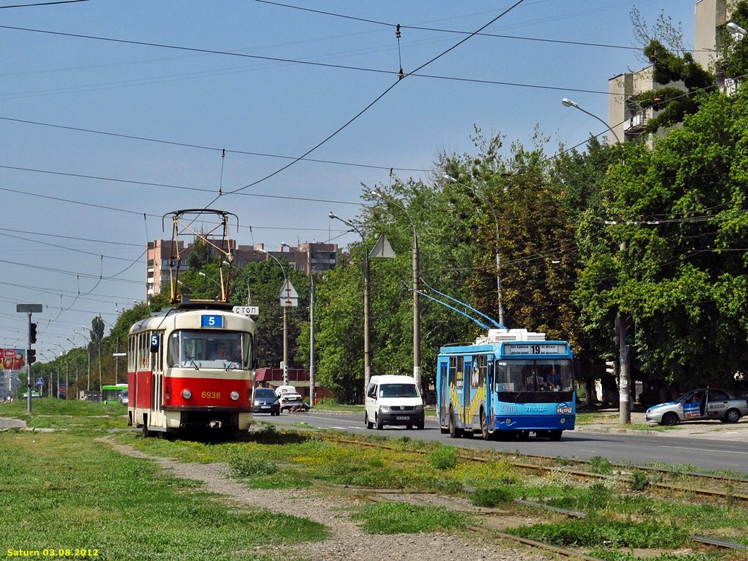 Харьков, Tatra T3 № 6938; Харьков, ЗиУ-682Г-016.02 № 2303