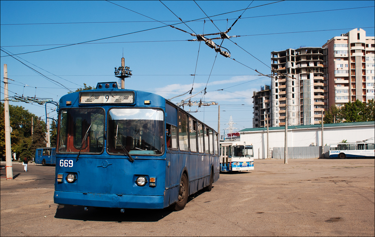 Одесса, ЗиУ-682В-012 [В0А] № 669