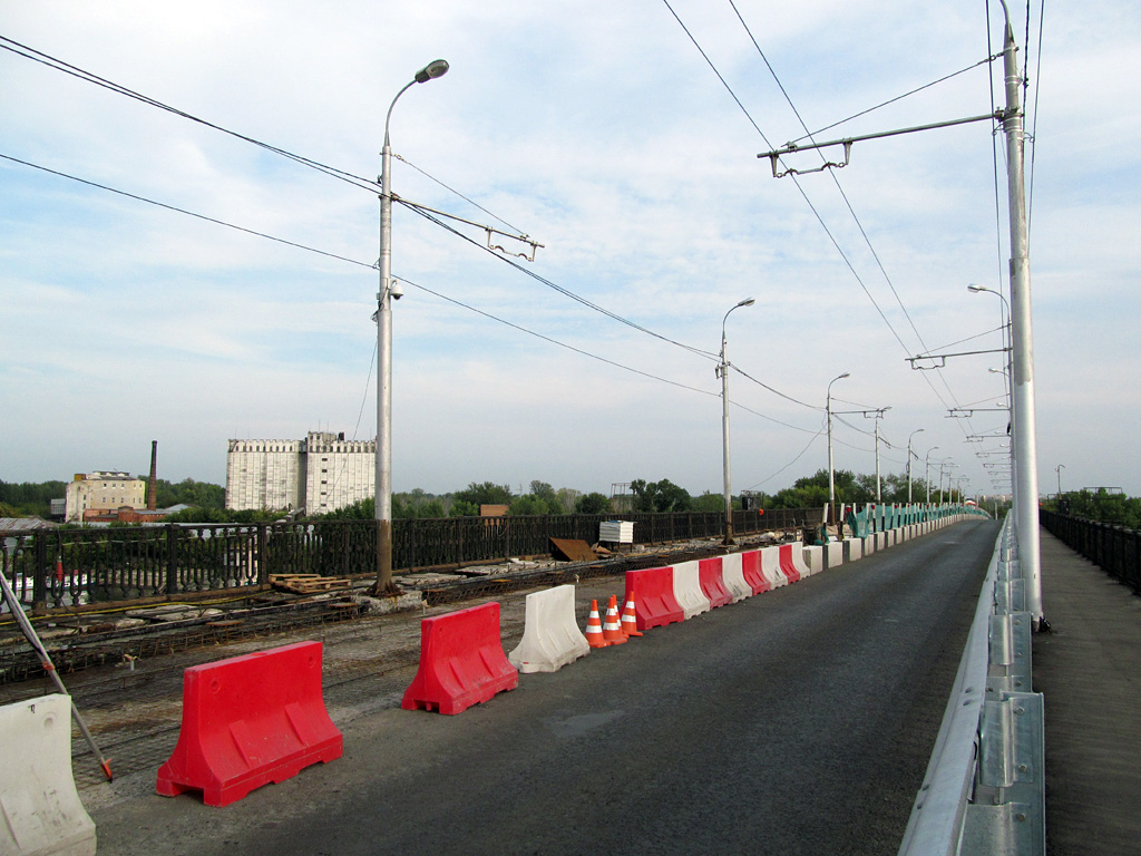 Самара — Ремонт мостового перехода "Самарский" (мост через реку Самару по улице Главной) (4 июня — 31 августа 2012 г.); Самара — Троллейбусные линии