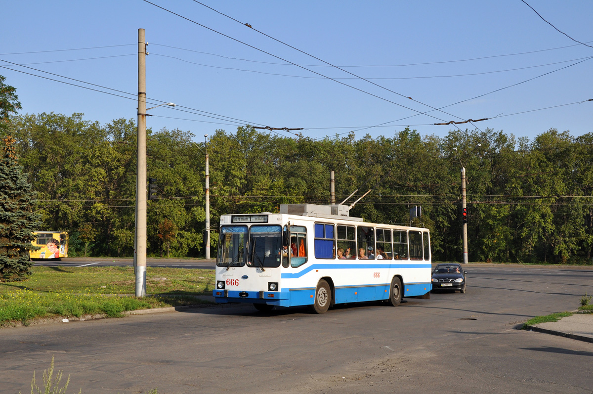 Кривой Рог, ЮМЗ Т2 мод. 7 № 666