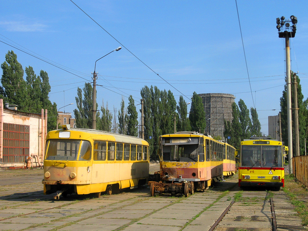 Kijiva, Škoda 14Tr02/6 № У-5; Kijiva, Tatra T3SU № 5659; Kijiva, Tatra T6B5SU № 030