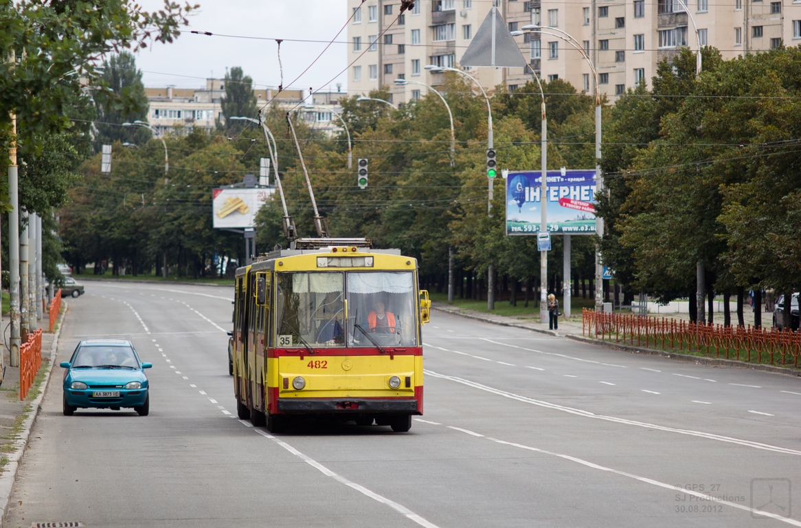 Киев, Škoda 15Tr03/6 № 482