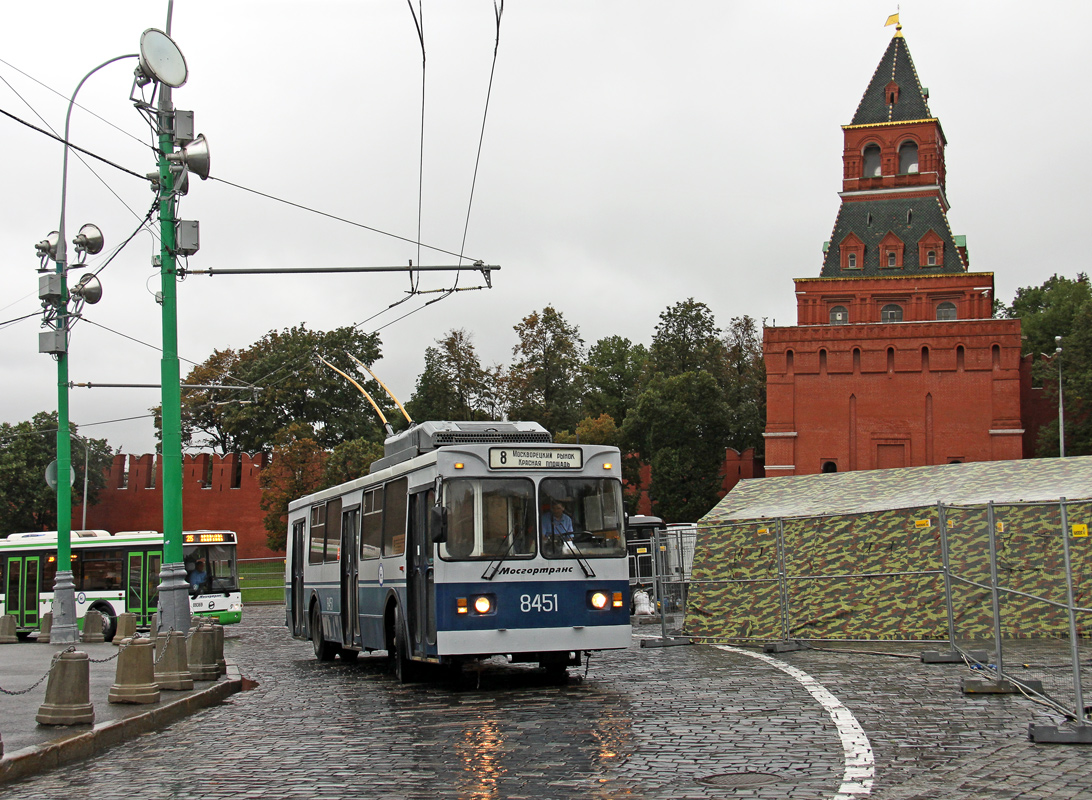 Москва, ЗиУ-682ГМ1 (с широкой передней дверью) № 8451