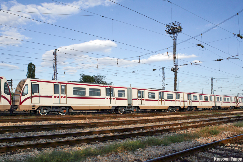 София, 81-740.2Б № 2052; София, 81-740.2Б № 2049; София — Доставка на новите вагони 81-740.2Б/741.2Б — Май — Септември 2012