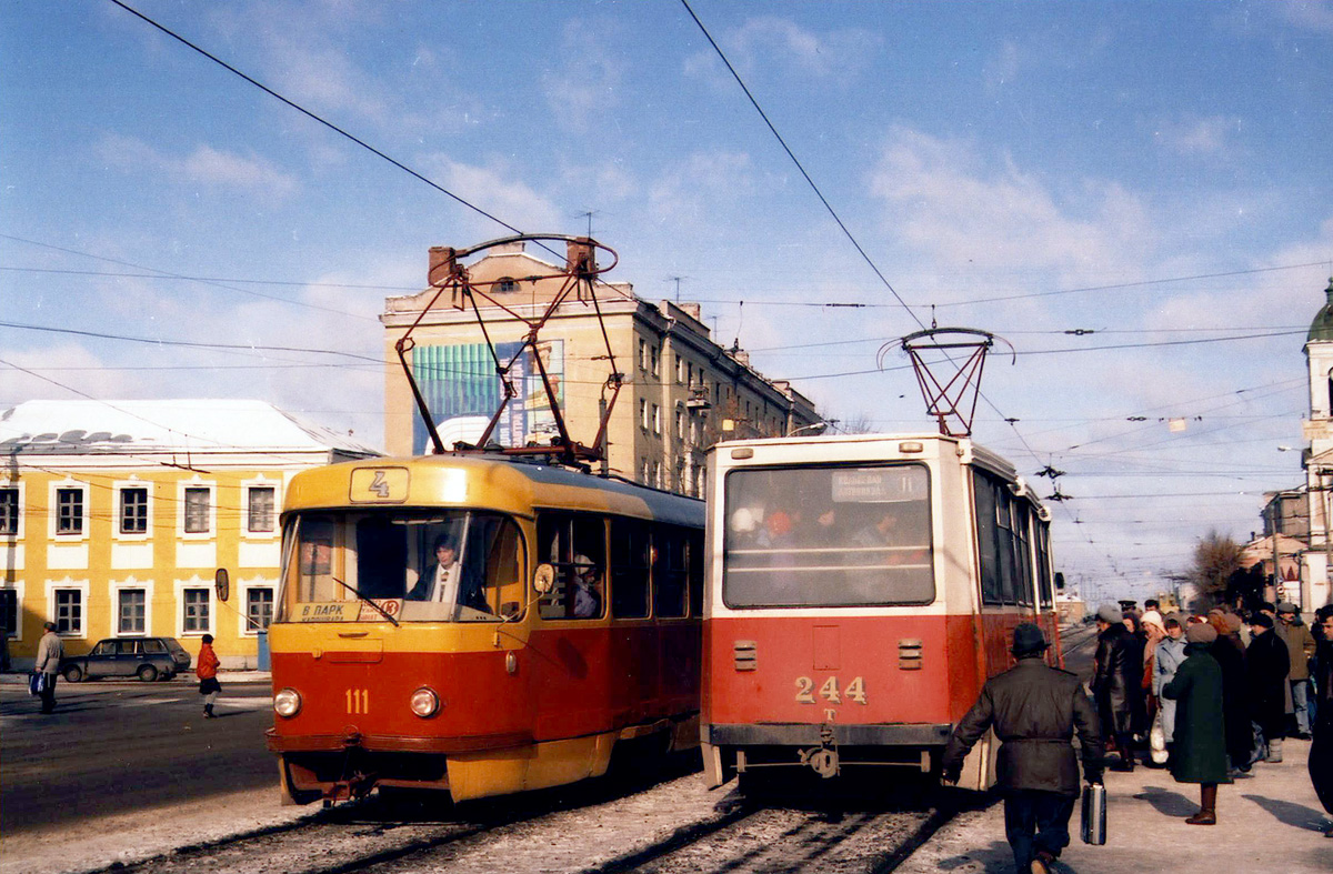 特维尔, 71-605A # 244; 特维尔, Tatra T3SU # 111; 特维尔 — Tver streetcar in the 1990s.
