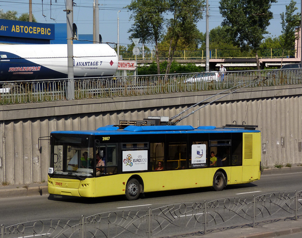 Kyiv, LAZ E183D1 # 3907 Kyiv, LAZ E183D1 # 3907