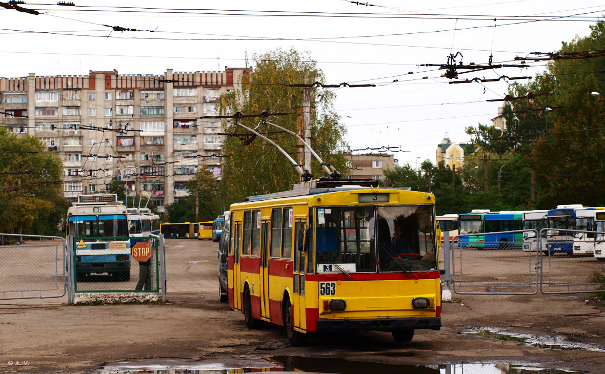 Львов, Škoda 14Tr89/6 № 563