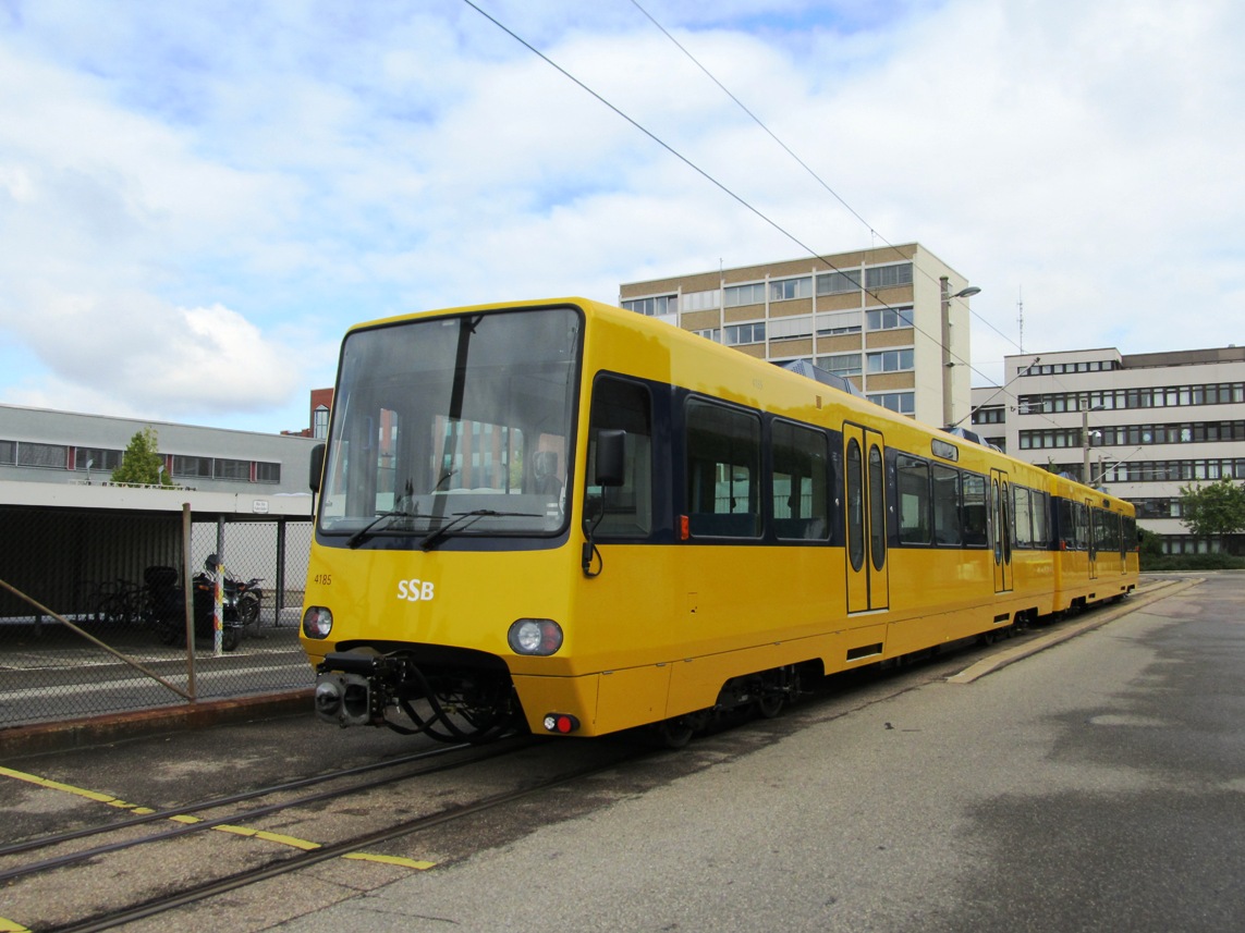 Штутгарт, Duewag DT8.S № 4185 Штутгарт, Duewag DT8.S № 4185