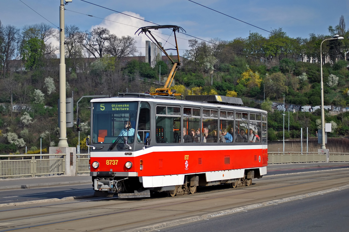 Прага, Tatra T6A5 № 8737