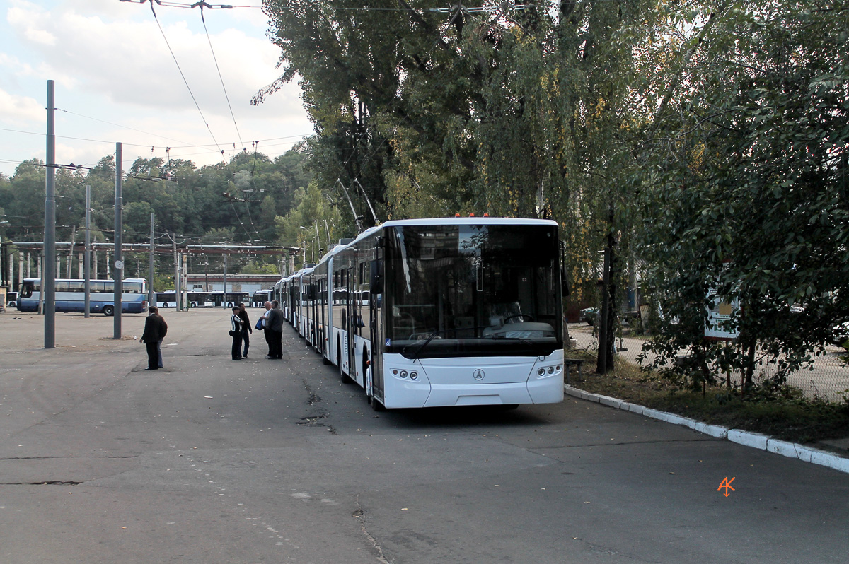 Kijev, LAZ E301D1 — 4644; Kijev — Presentations of new cars