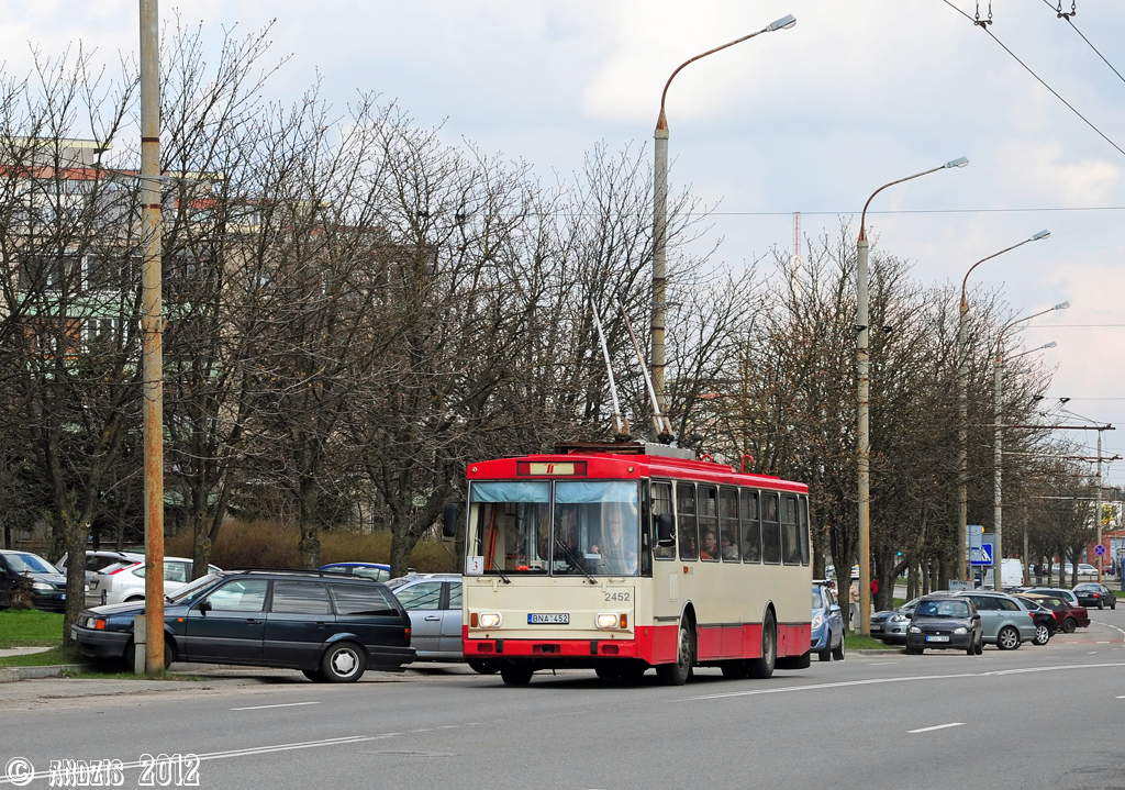 Вильнюс, Škoda 14Tr02/6 № 2452