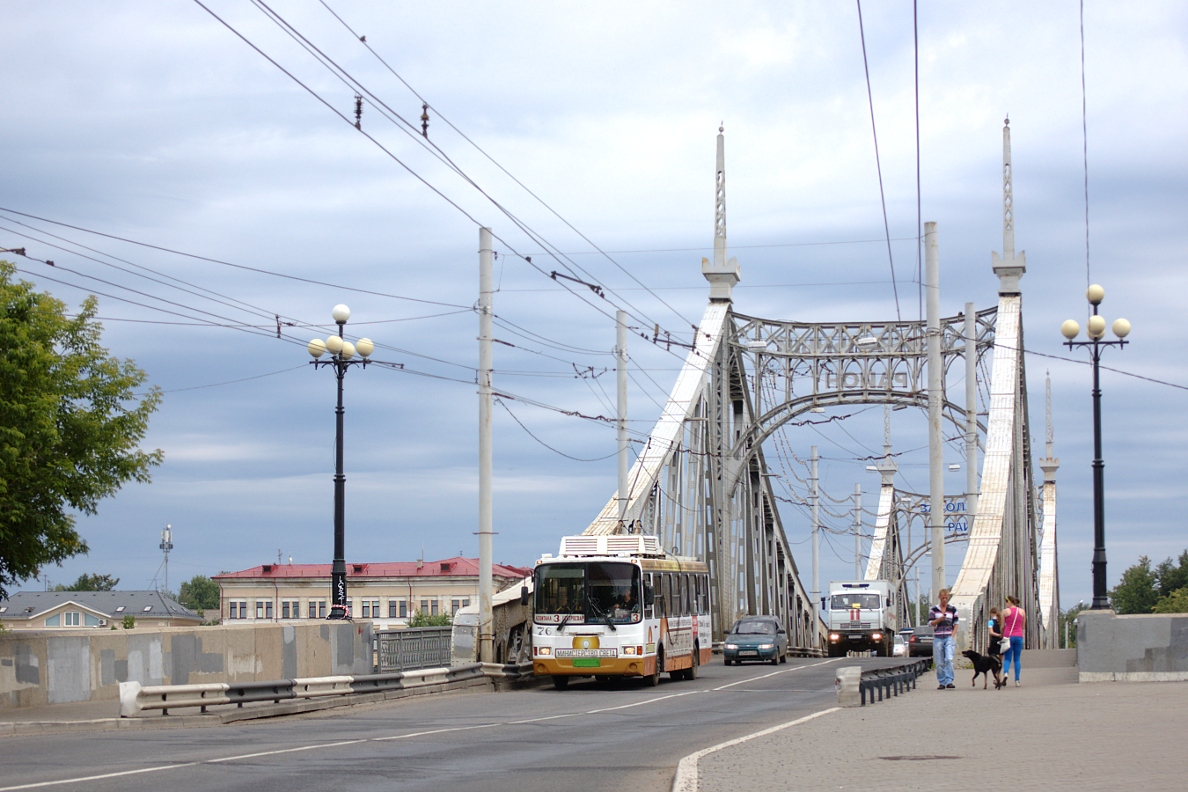 Tver, LiAZ-5280 č. 76