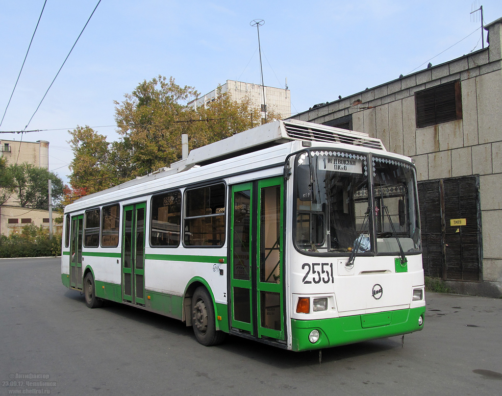 Челябинск, ЛиАЗ-5280 (ВЗТМ) № 2551