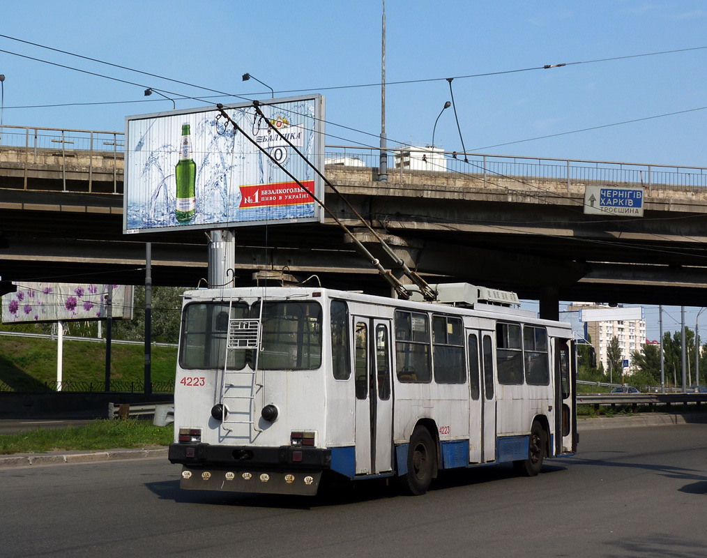 Kijevas, YMZ T2 nr. 4223 Kijevas, YMZ T2 nr. 4223
