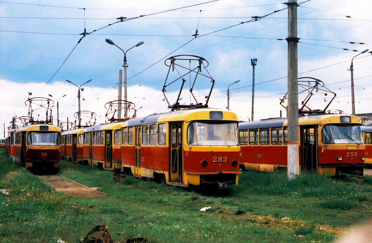 Tver, Tatra T3SU (2-door) № 314; Tver, Tatra T3SU № 293; Tver, Tatra T3SU (2-door) № 258; Tver — Tver streetcar in the 1990s.