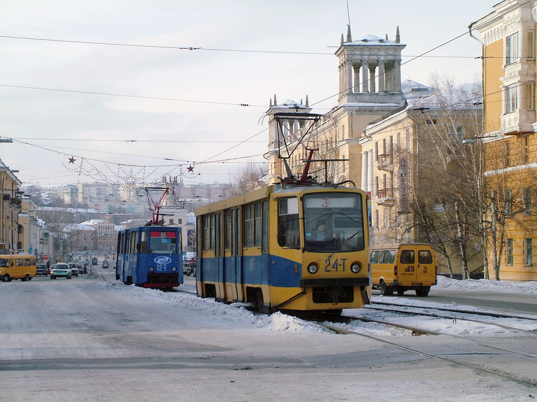 Златоуст, 71-605А № 12; Златоуст, 71-608КМ № 24