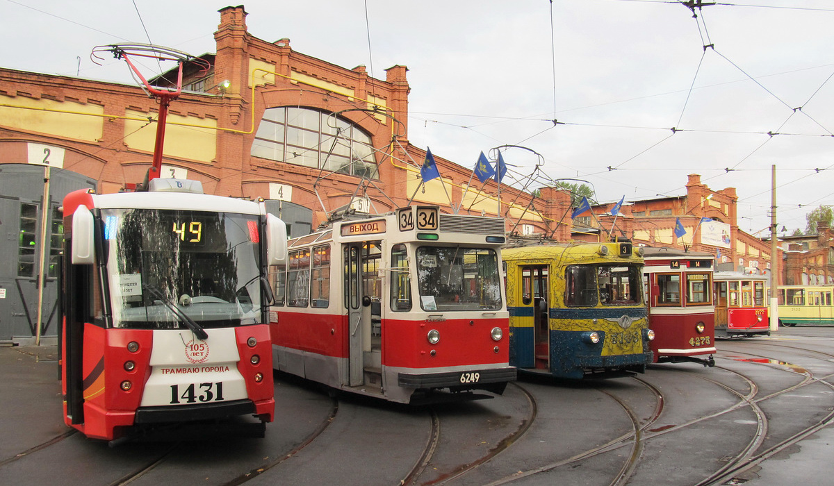 Санкт-Петербург — 105-летие Петербургского трамвая, парад вагонов