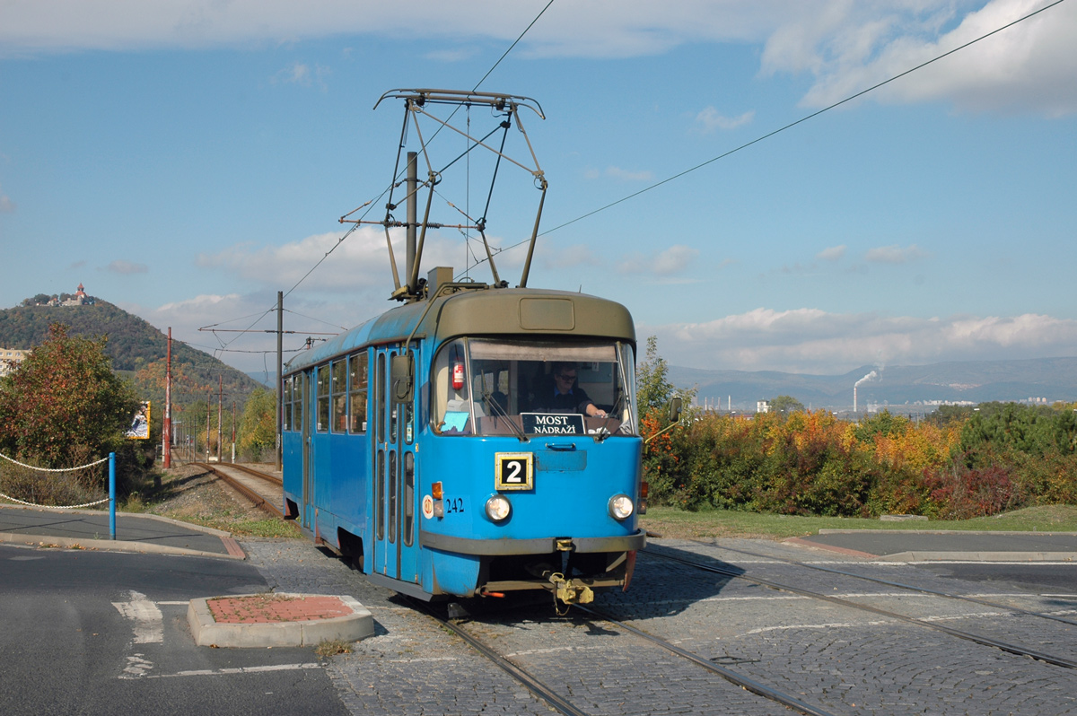 Мост ― Литвинов, Tatra T3M.3 № 242