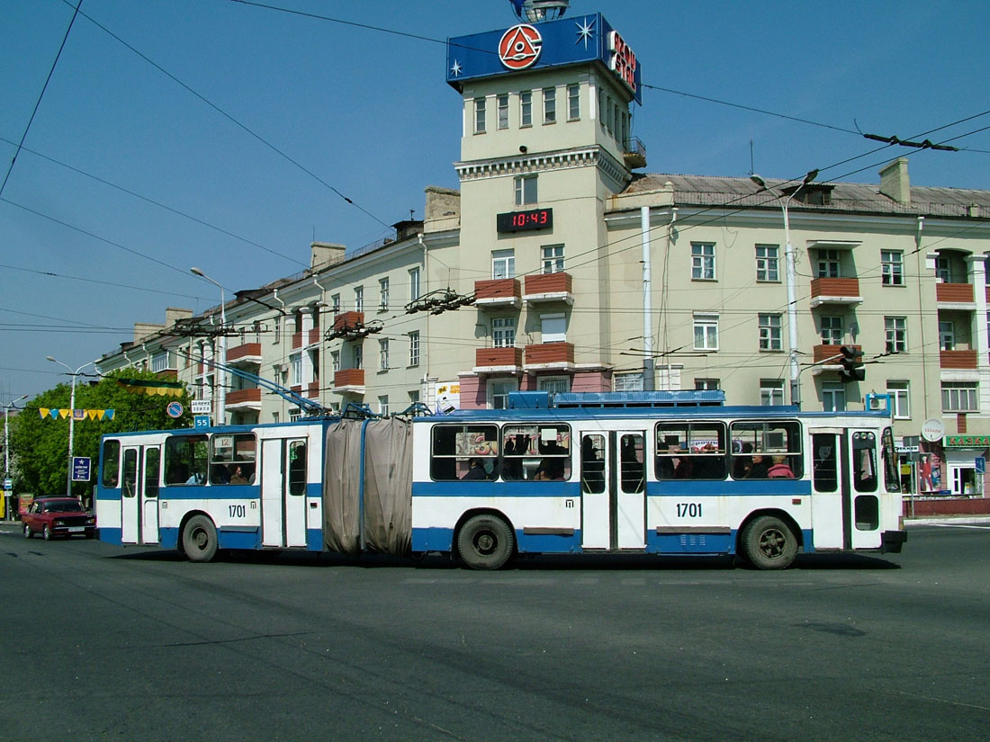 Мариуполь, ЮМЗ Т1 № 1701