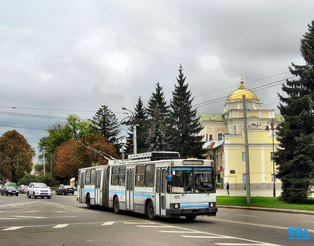 Луцк, ЮМЗ Т1 № 195