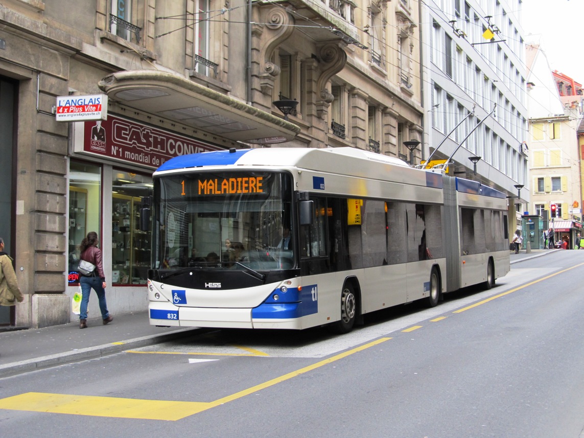 Лозанна, Hess SwissTrolley 3 (BGT-N2C) № 832