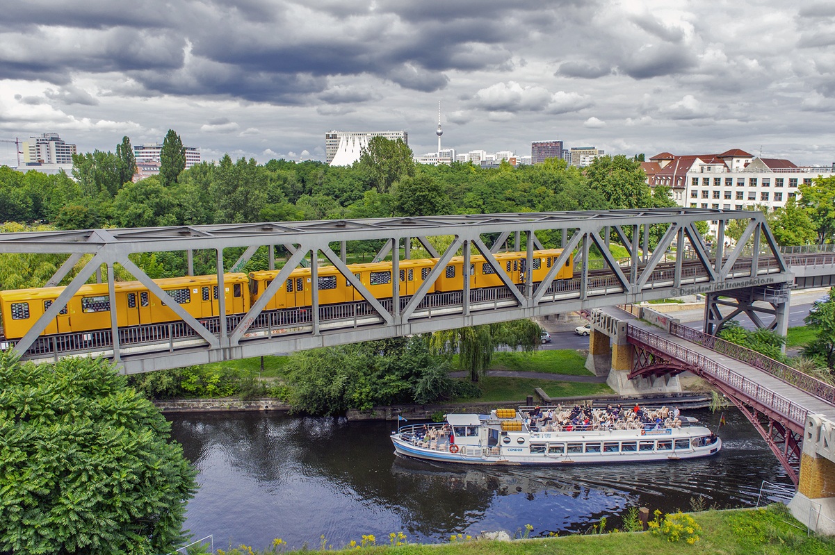 Берлин, BVG A3L71 № 789; Берлин, BVG A3L71 № 658; Берлин, BVG A3L71 № 659; Берлин — U-Bahn — линия U1