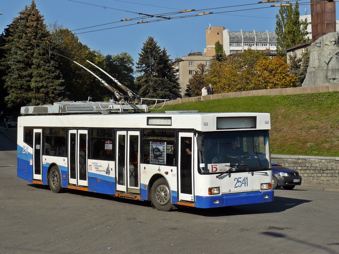Dnipro, YMZ E186 č. 2541; Dnipro — The ride on trolleybuses UMZ-T2 and UMZ-E186  20.10.2013