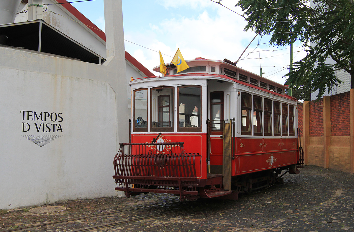 Лиссабон, Двухосный моторный St. Louis № 1; Лиссабон — Трамвай — Estação de Santo Amaro (депо); Лиссабон — Трамвай — Museu da Carris