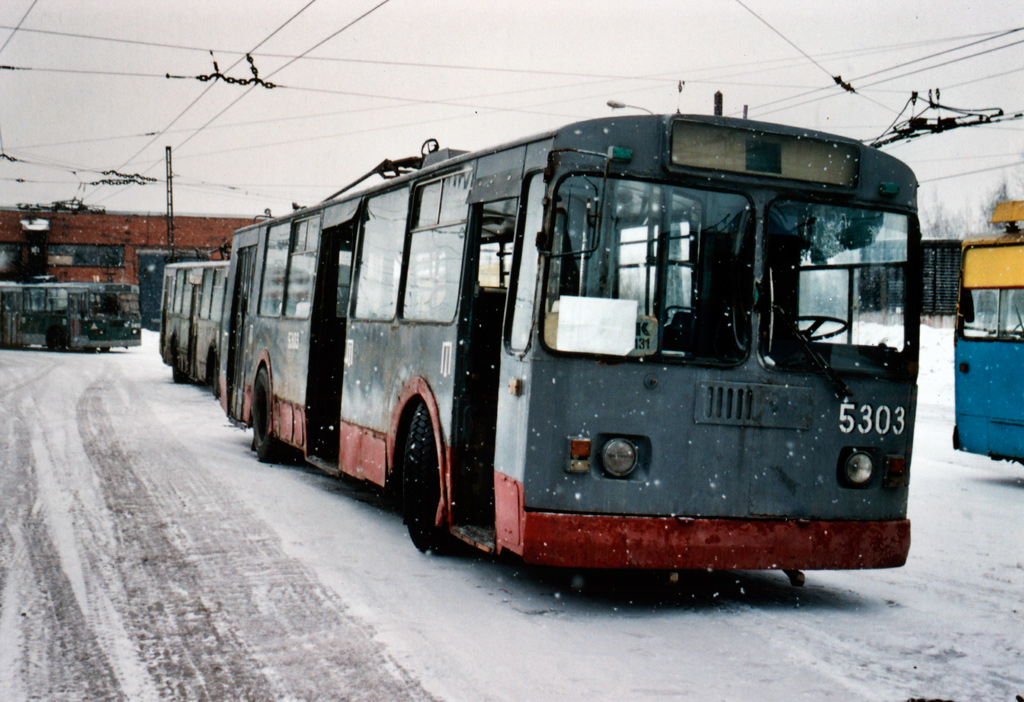 Санкт-Петербург, ЗиУ-682Г [Г00] № 5303