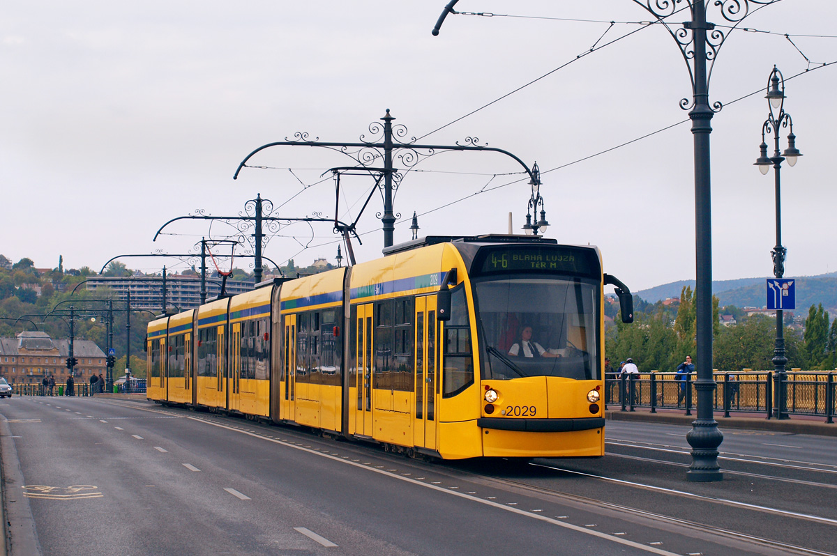 Будапешт, Siemens Combino Supra NF12B № 2029