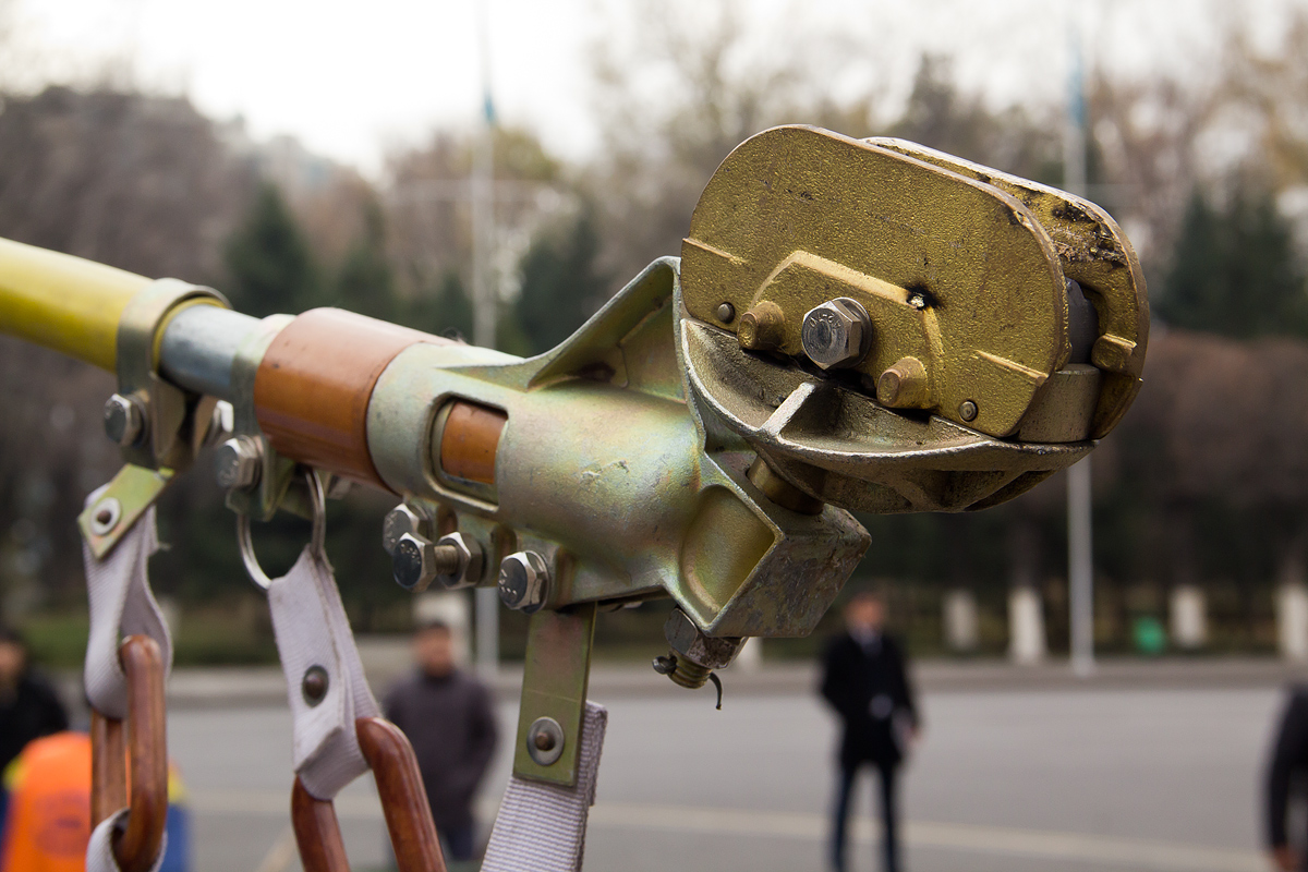 Алматы, YoungMan JNP6120GDZ (Neoplan Kazakhstan) № 3002; Алматы — Новые троллейбусы; Оборудование электротранспорта — Разное Алматы, YoungMan JNP6120GDZ (Neoplan Kazakhstan) № 3002; Алматы — Новые троллейбусы; Оборудование электротранспорта — Разное