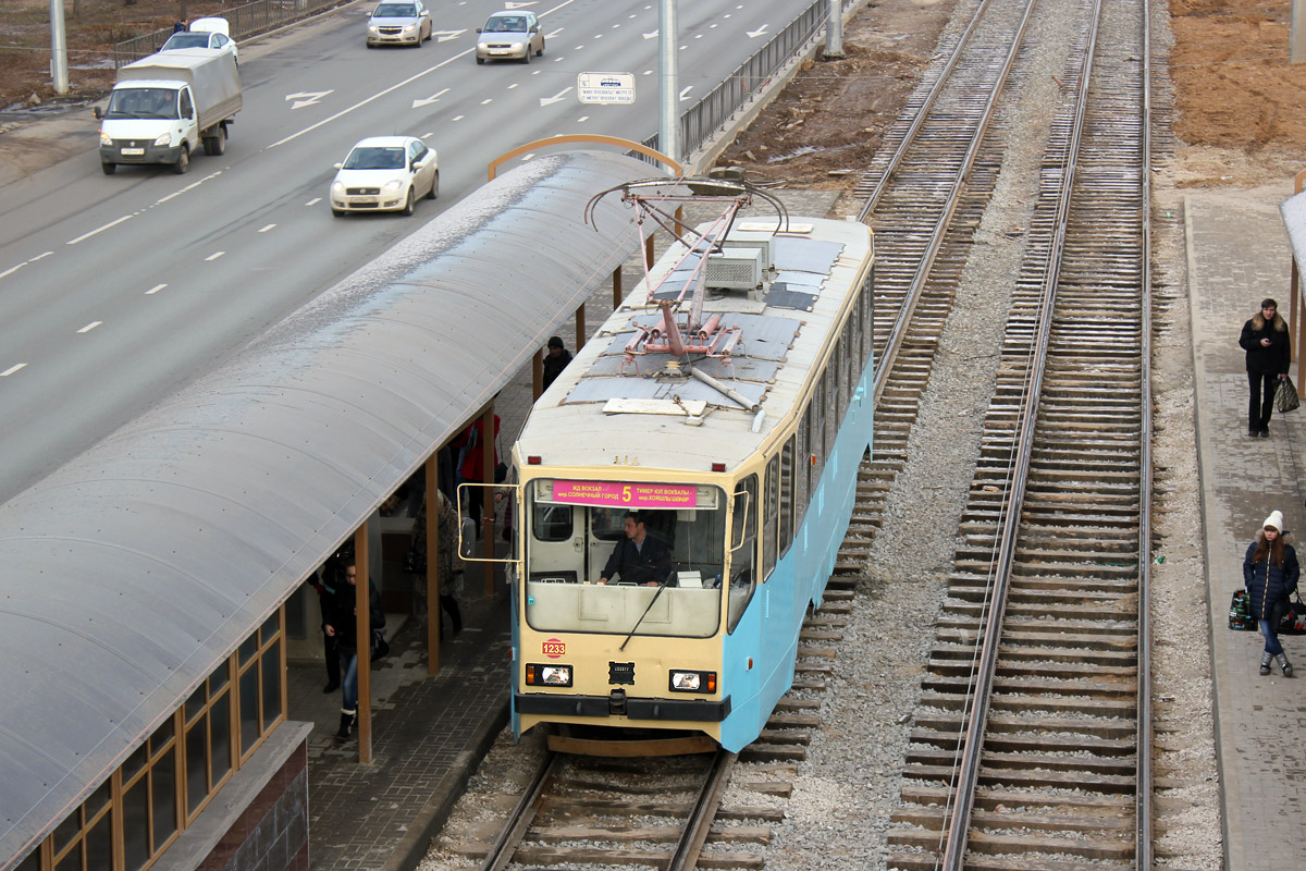 Казань, 71-402 № 1233
