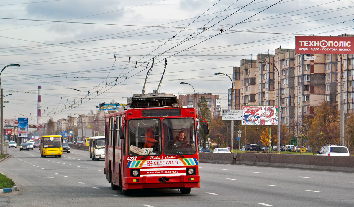 Kijów, YMZ T2 Nr 4227