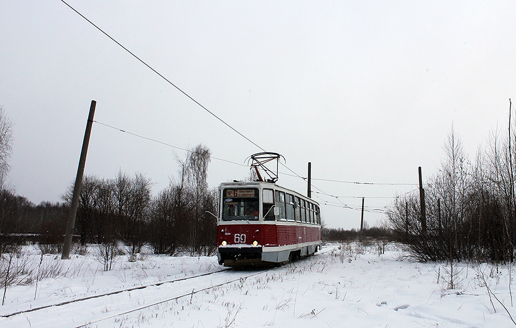 Nizhniy Tagil, 71-605 (KTM-5M3) Nr. 69