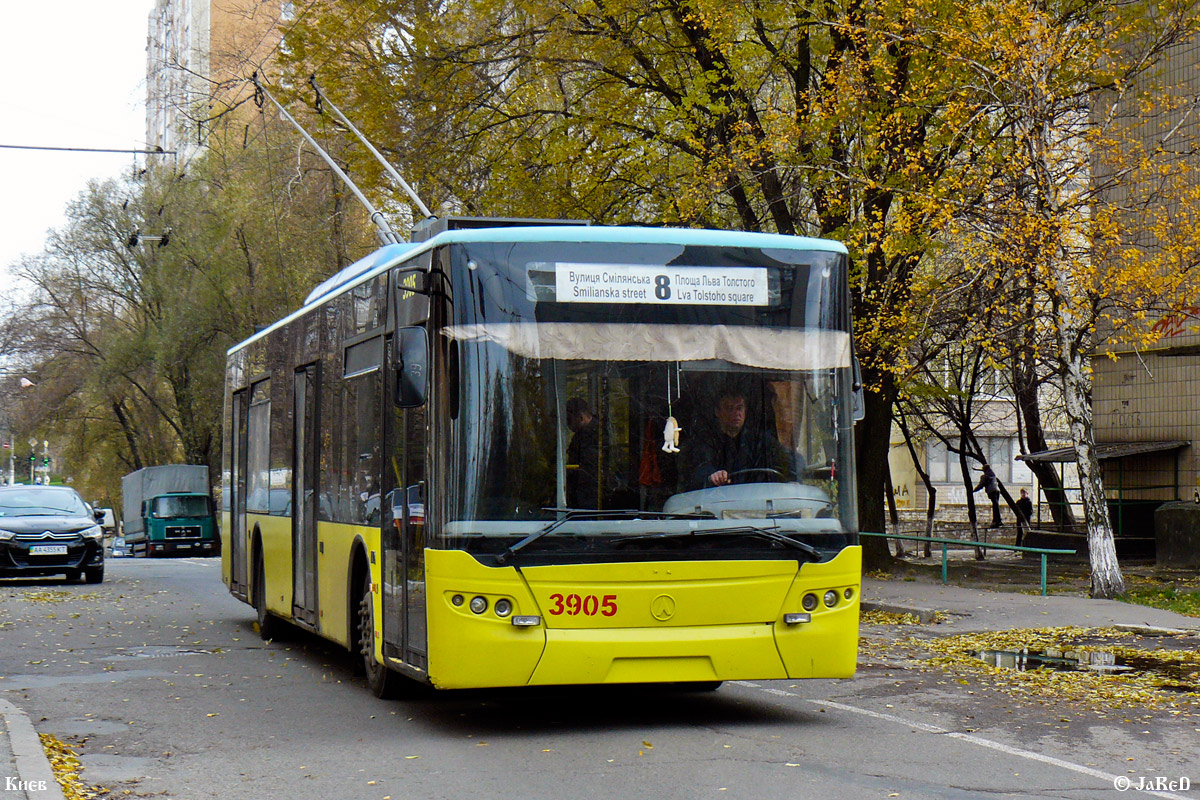 Kijev, LAZ E183D1 Br. 3905