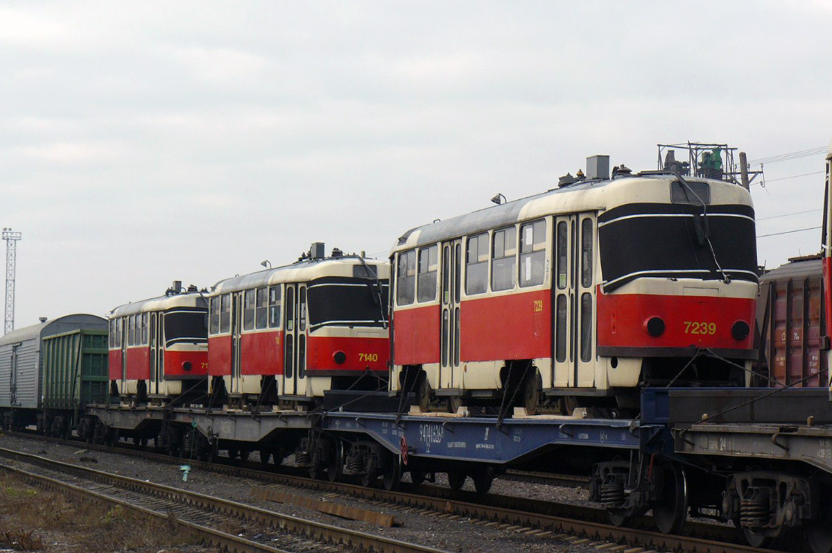 Курск, Tatra T3SUCS № 7239; Курск, Tatra T3SUCS № 7140; Курск — Прибытие трамвайных вагонов Tatra T3 из Праги